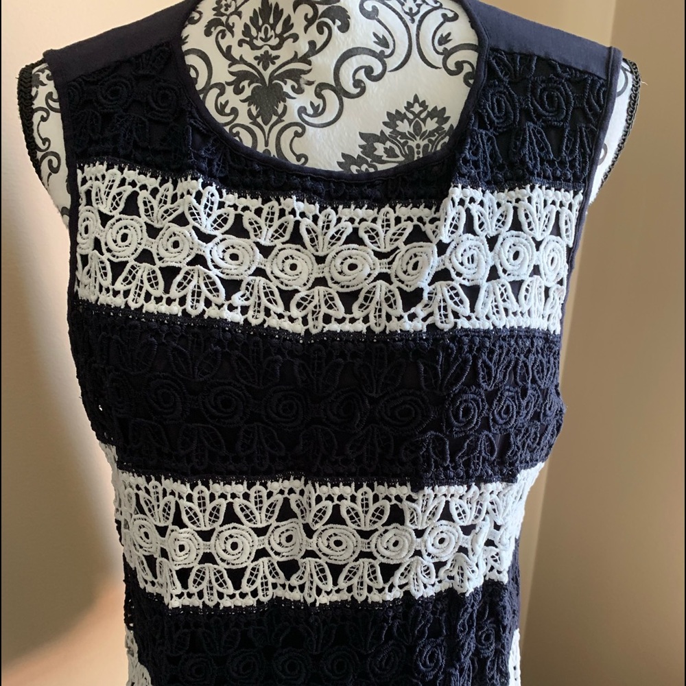 Ann Taylor sleeveless summer top